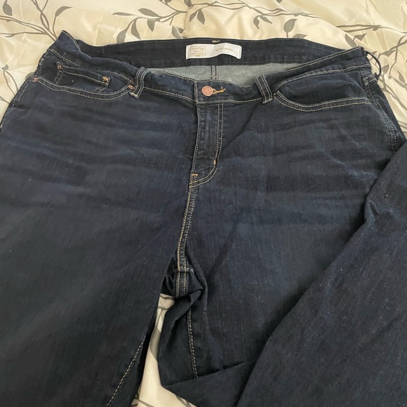 Levi Signature Boot Cut - Picture 2 of 5